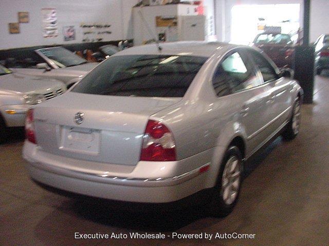 2004 Volkswagen Passat Unknown