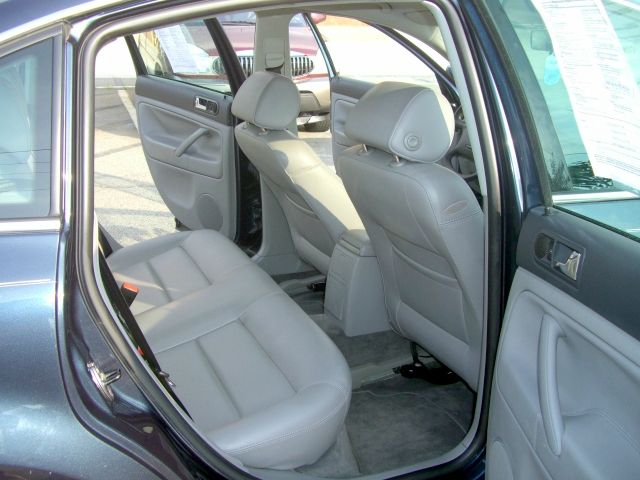 2004 Volkswagen Passat S Sedan