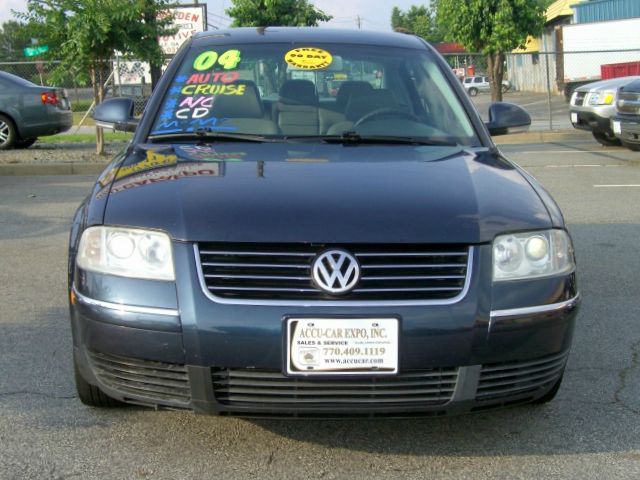 2004 Volkswagen Passat S Sedan