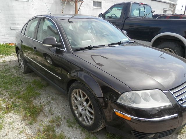 2004 Volkswagen Passat LS W/leather Seats