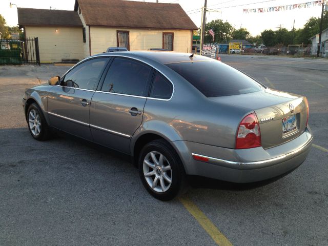 2004 Volkswagen Passat Unknown