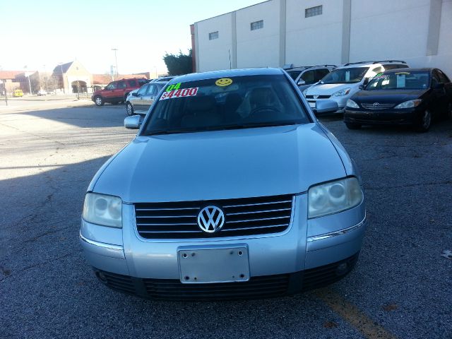 2004 Volkswagen Passat SE Crew Cab 4WD FFV