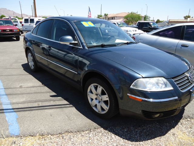 2004 Volkswagen Passat FWD 4dr Sport