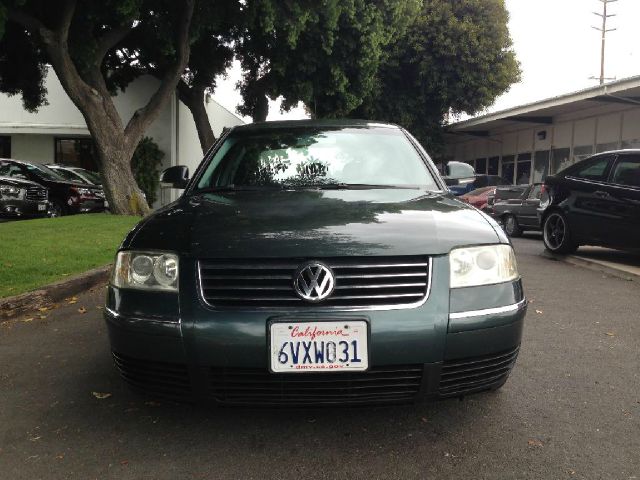 2004 Volkswagen Passat S Sedan