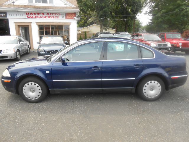 2004 Volkswagen Passat S Sedan