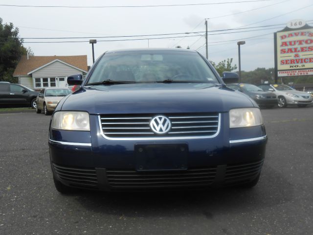 2004 Volkswagen Passat S Sedan