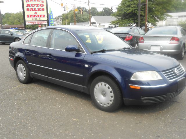 2004 Volkswagen Passat S Sedan