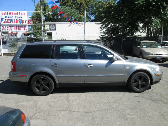 2004 Volkswagen Passat SE Crew Cab 4WD FFV