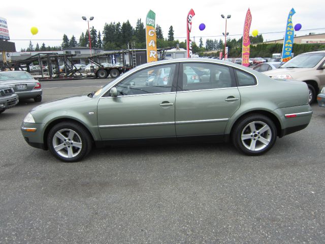 2004 Volkswagen Passat SE Crew Cab 4WD FFV