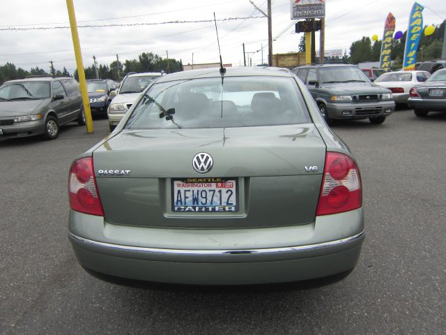 2004 Volkswagen Passat SE Crew Cab 4WD FFV