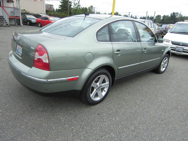 2004 Volkswagen Passat SE Crew Cab 4WD FFV