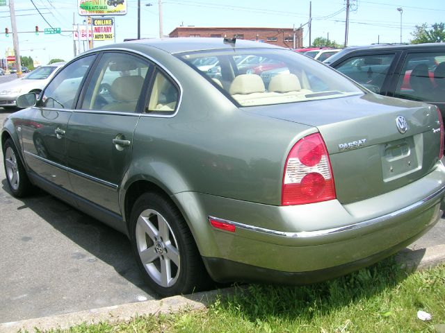 2004 Volkswagen Passat LS W/leather Seats