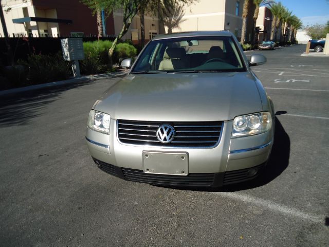 2004 Volkswagen Passat 4dr 112 WB AWD