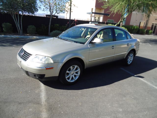 2004 Volkswagen Passat 4dr 112 WB AWD