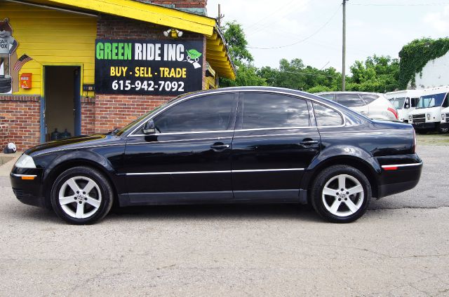 2004 Volkswagen Passat SE Crew Cab 4WD FFV