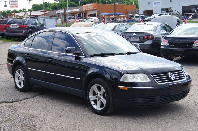 2004 Volkswagen Passat SE Crew Cab 4WD FFV