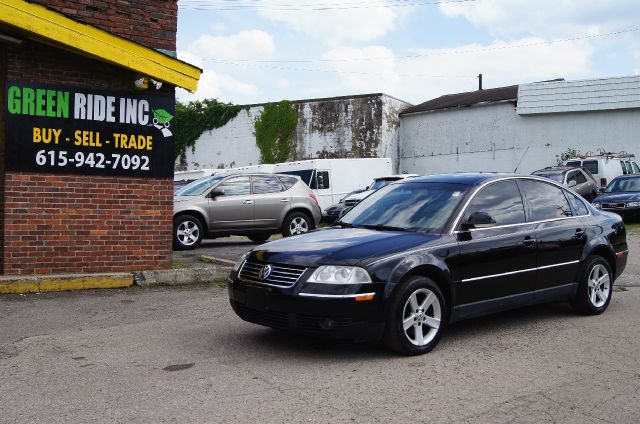 2004 Volkswagen Passat SE Crew Cab 4WD FFV