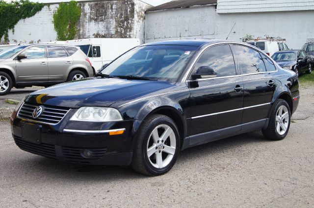 2004 Volkswagen Passat SE Crew Cab 4WD FFV