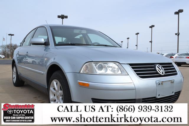 2004 Volkswagen Passat FWD 4dr Sport