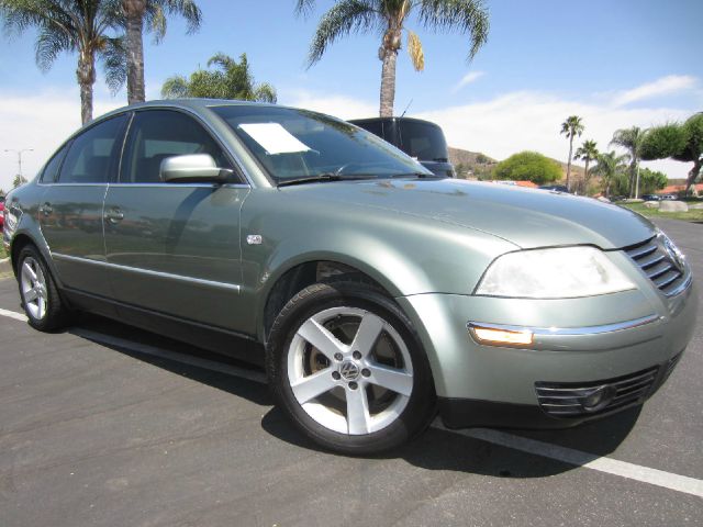 2004 Volkswagen Passat Crew Cab 156 Inch XLT 4WD 4x4 Truck