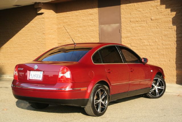 2004 Volkswagen Passat S Sedan