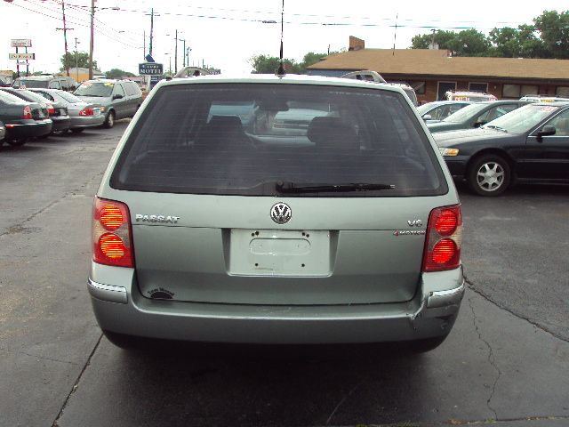 2004 Volkswagen Passat SE Crew Cab 4WD FFV