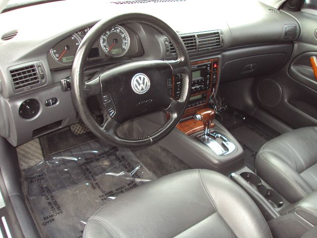 2004 Volkswagen Passat SE Crew Cab 4WD FFV