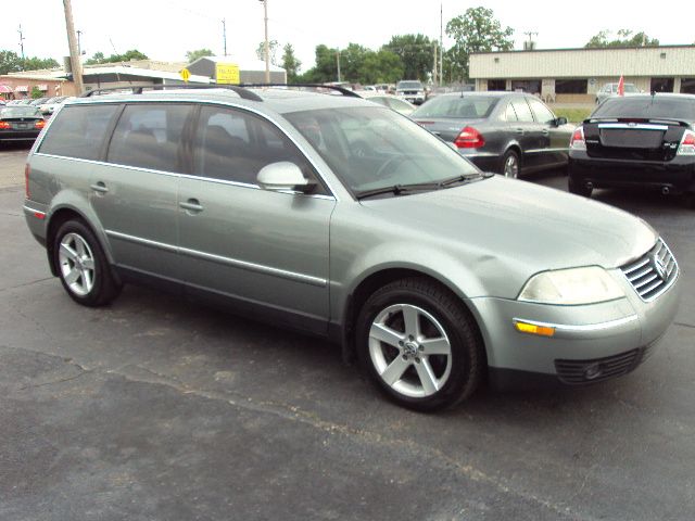 2004 Volkswagen Passat SE Crew Cab 4WD FFV