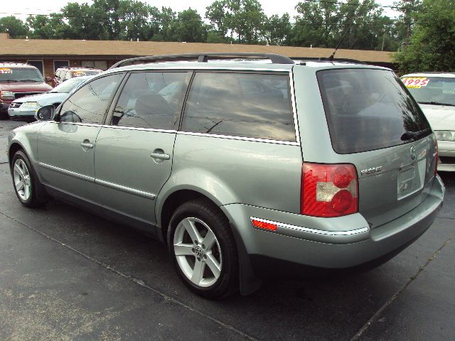 2004 Volkswagen Passat SE Crew Cab 4WD FFV