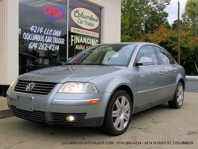 2005 Volkswagen Passat FWD 4dr Sport