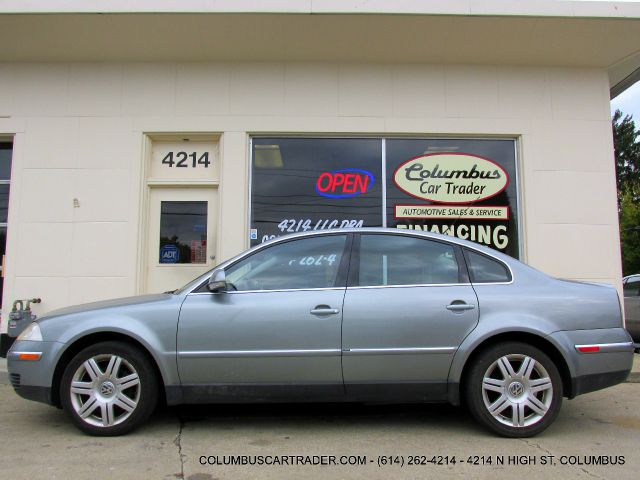 2005 Volkswagen Passat FWD 4dr Sport