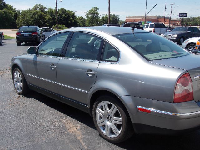 2005 Volkswagen Passat 4dr 112 WB AWD