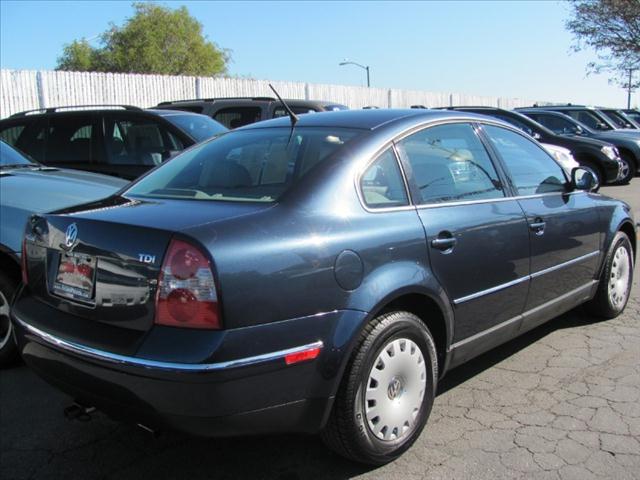 2005 Volkswagen Passat Touring W/sirius