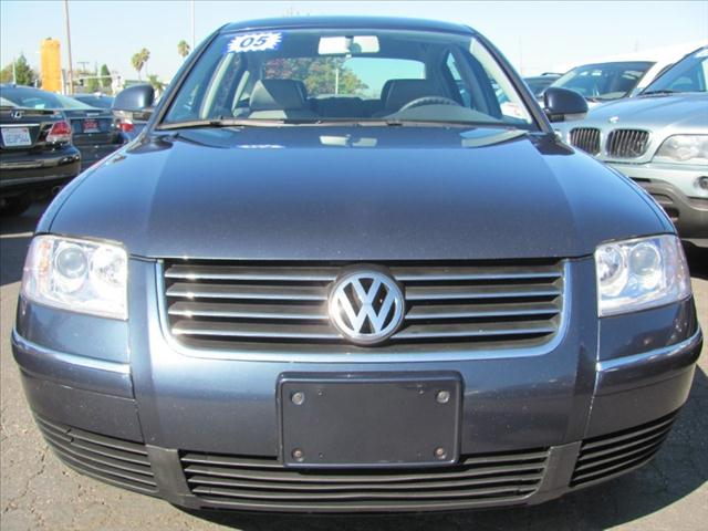 2005 Volkswagen Passat Touring W/sirius