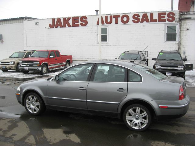 2005 Volkswagen Passat 4WD 2dr Unlimited Automatic