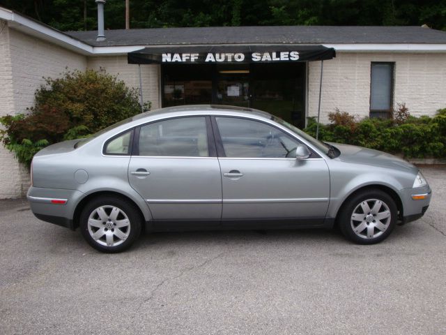 2005 Volkswagen Passat 4dr 112 WB AWD