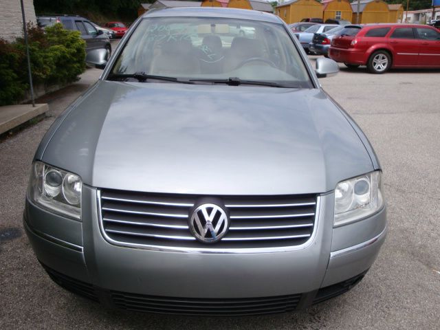 2005 Volkswagen Passat 4dr 112 WB AWD