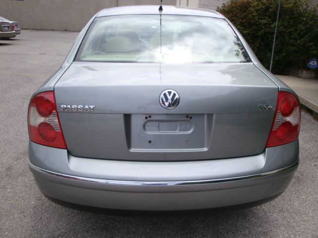 2005 Volkswagen Passat 4dr 112 WB AWD