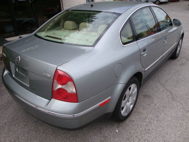 2005 Volkswagen Passat 4dr 112 WB AWD