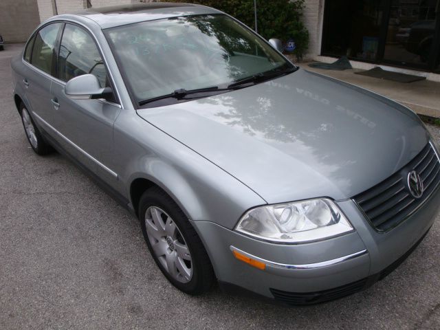 2005 Volkswagen Passat 4dr 112 WB AWD