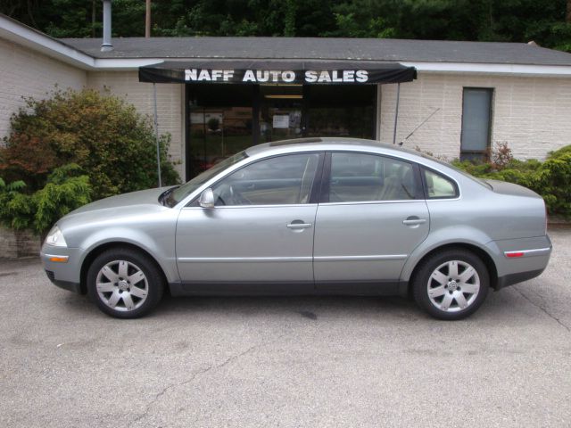 2005 Volkswagen Passat 4dr 112 WB AWD