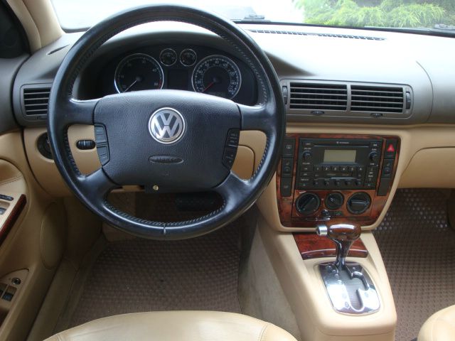 2005 Volkswagen Passat 4dr 112 WB AWD