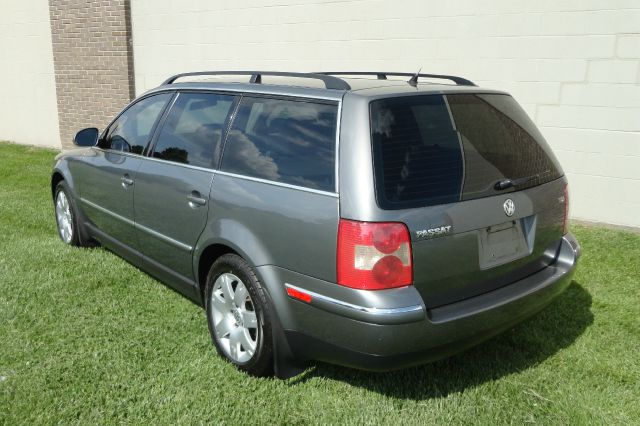 2005 Volkswagen Passat 4dr 112 WB AWD