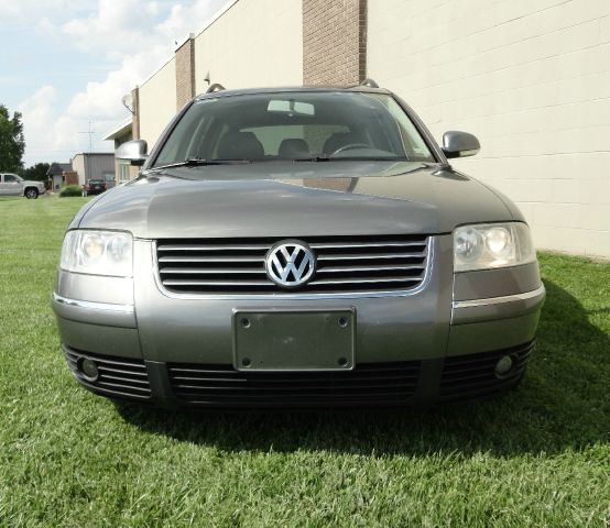 2005 Volkswagen Passat 4dr 112 WB AWD