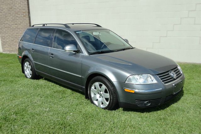 2005 Volkswagen Passat 4dr 112 WB AWD