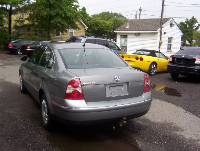 2005 Volkswagen Passat 4matic 4dr 3.5L