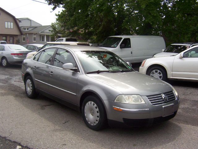 2005 Volkswagen Passat 4matic 4dr 3.5L