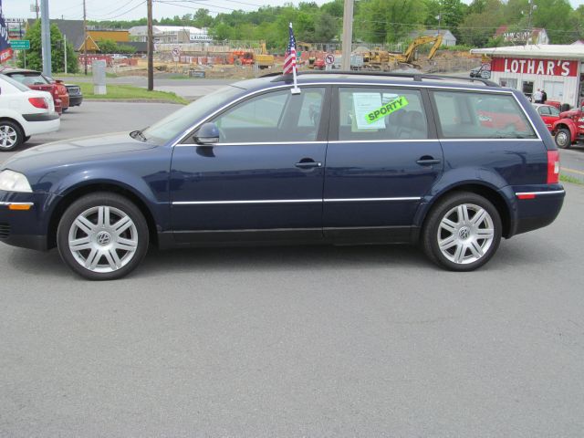 2005 Volkswagen Passat SE Crew Cab 4WD FFV