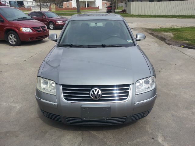 2005 Volkswagen Passat 4dr 112 WB AWD