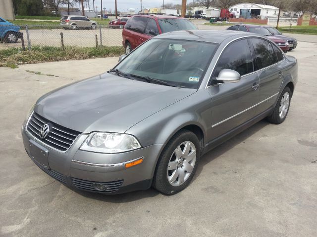 2005 Volkswagen Passat 4dr 112 WB AWD